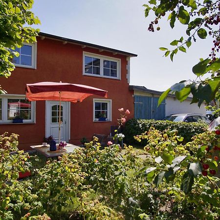 Villa Zentral Aber Ruhig, Terrasse Mit Viel Gruen - Strandnahes Ferienhaus Luki Goehren  Exterior foto