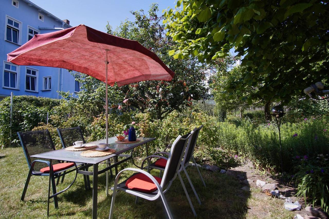 Zentral Aber Ruhig, Terrasse Mit Viel Gruen - Strandnahes Ferienhaus Luki Goehren  Exterior foto
