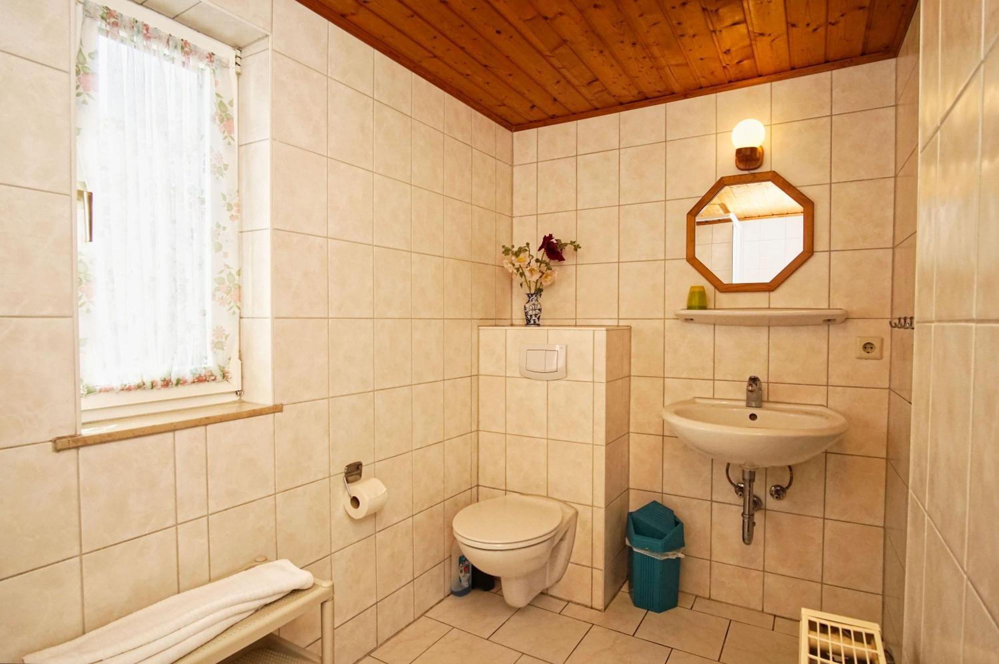 Zentral Aber Ruhig, Terrasse Mit Viel Gruen - Strandnahes Ferienhaus Luki Goehren  Exterior foto
